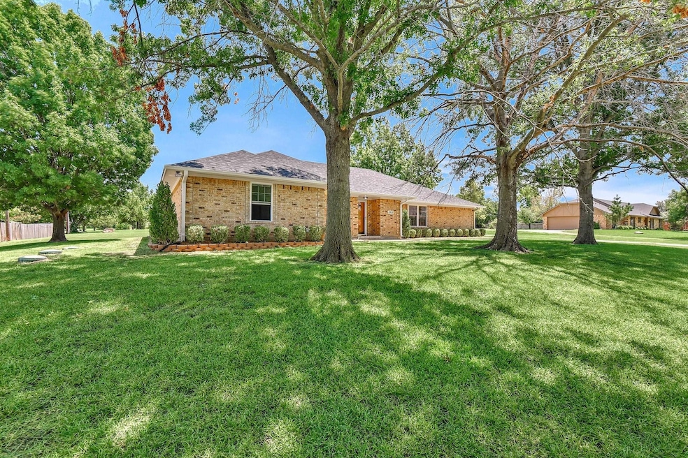 Welcome Home 1915 Carriage Estates Road all on an Acre