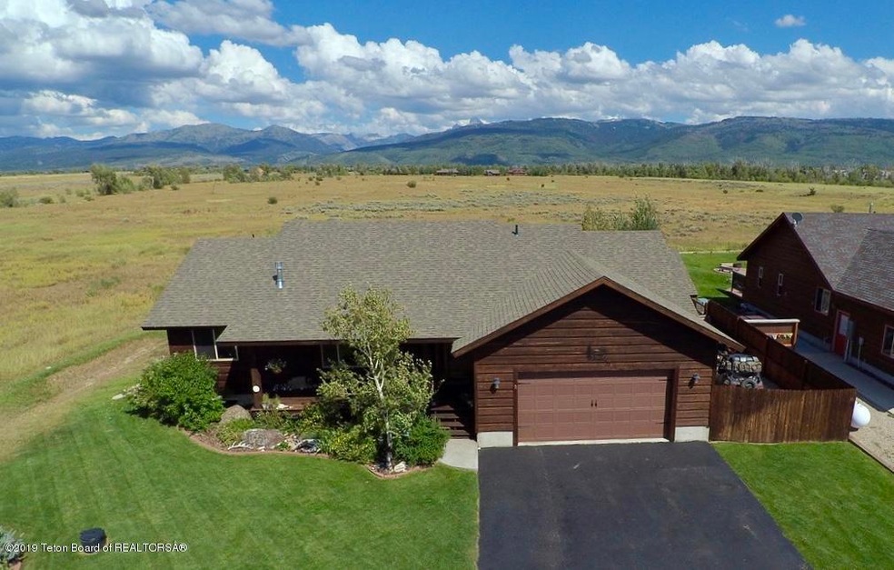 907 Paiute St, Driggs, ID 83422 - photo 1