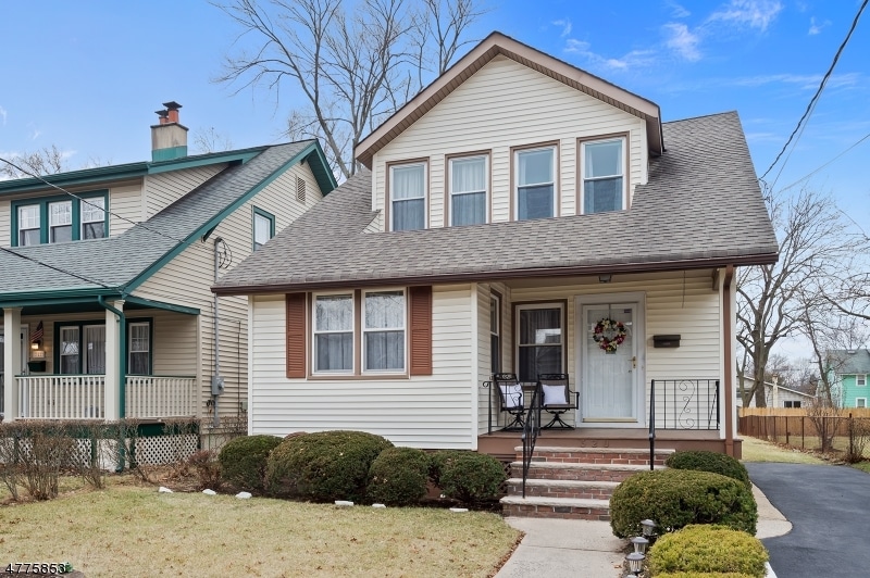 320 Whittier Ave, Dunellen, NJ 08812 - photo 1