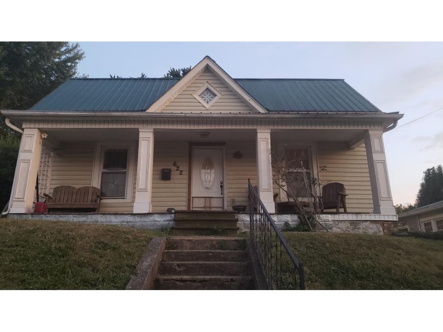 622 E Maple St, Johnson City, TN 37601 - photo 1