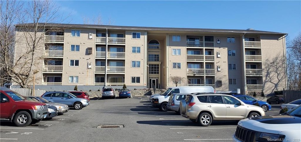 980 Lindley St unit 201, Bridgeport, CT 06606 - photo 1