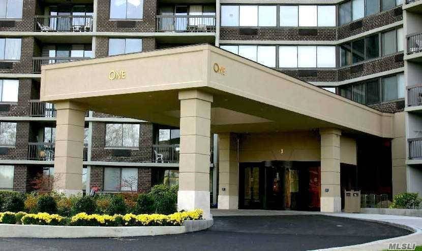 The Bay Club unit 10U, Bayside, NY 11360 - photo 1