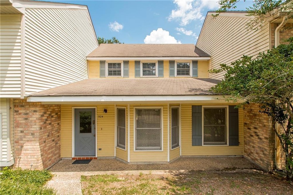 924 W 21st Ave, Covington, LA 70433 - photo 1