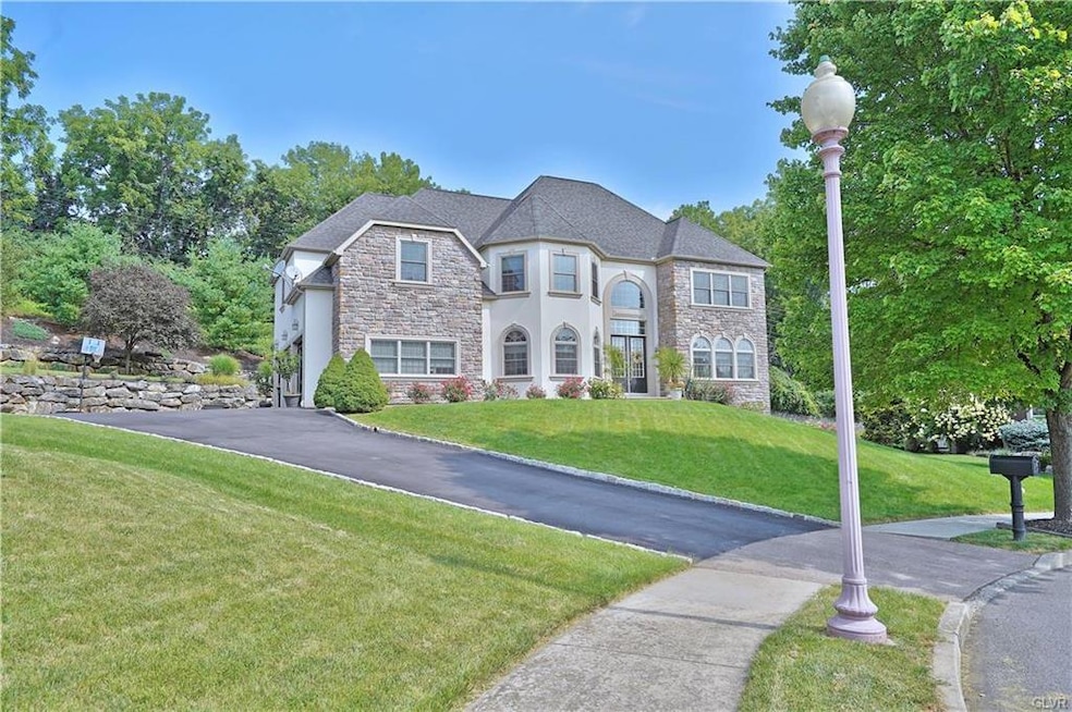 13 Creek View Ct, Easton, PA 18045 - photo 1