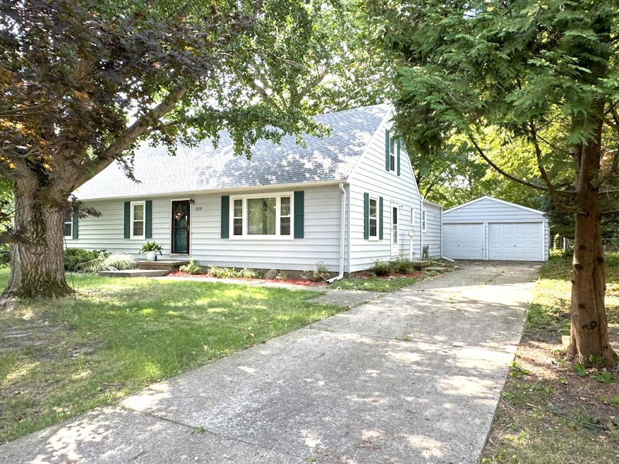 1219 Wisconsin Ave, Ames, IA 50014 - photo 1