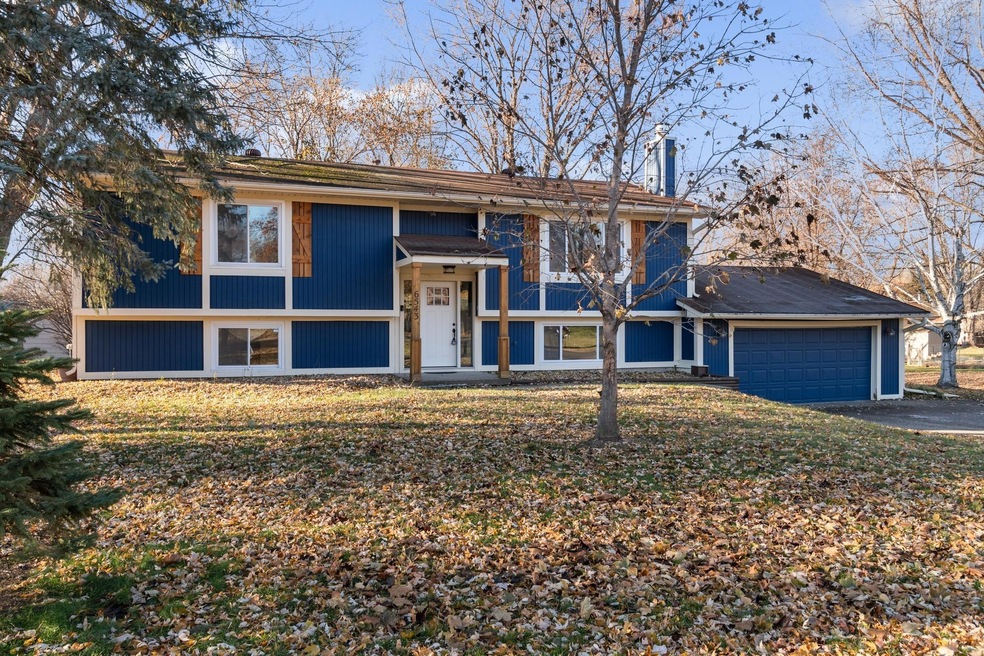 6543 Bluebird Dr, Maple Grove, MN 55369 - photo 1