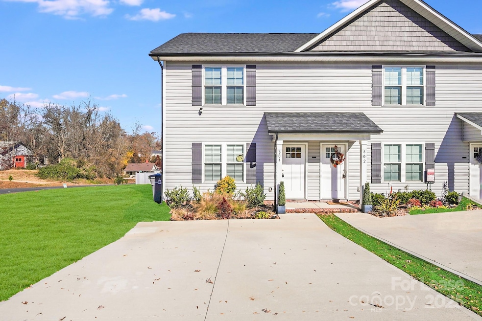 604 W 8th St, Kannapolis, NC 28081 - photo 1