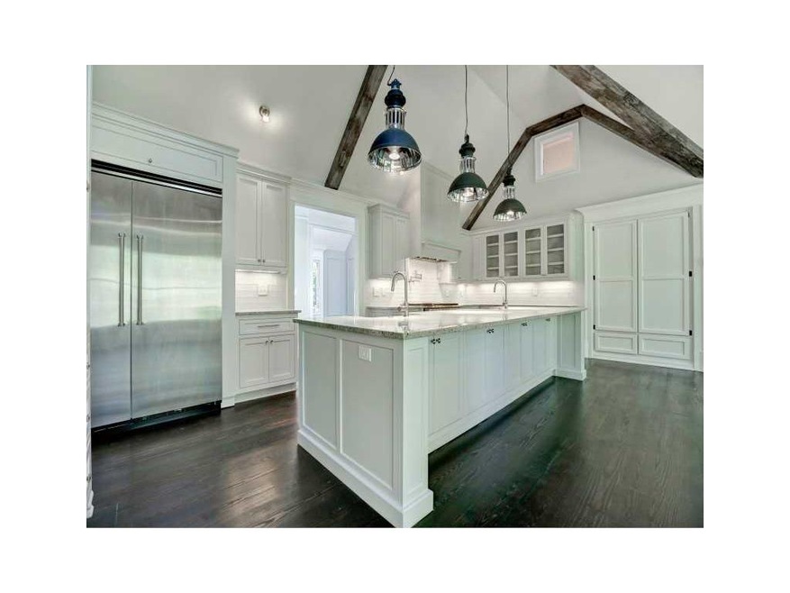 Kitchen. Dream kitchen with large island with Prof