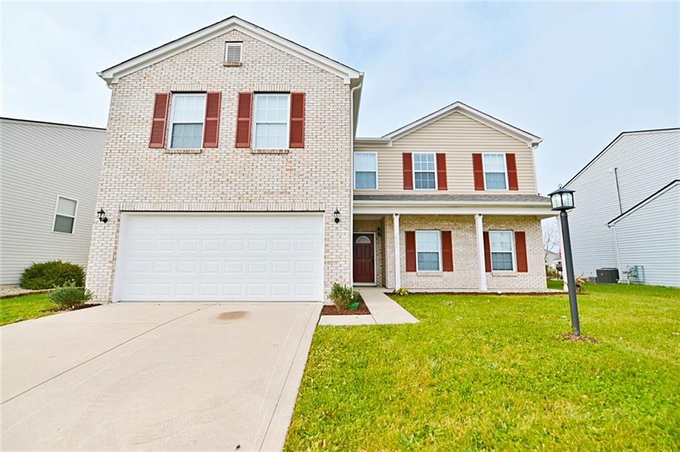 2704 Monarchy Ln, Greenwood, IN 46143 - photo 1