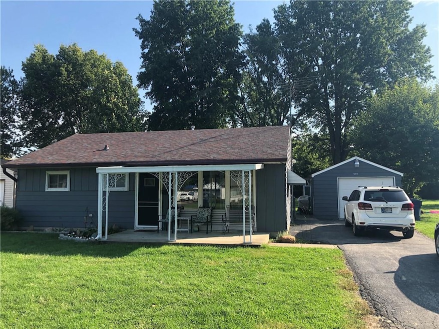 559 Parkway St, Whiteland, IN 46184 - photo 1