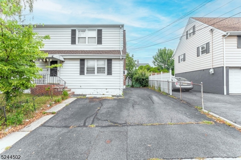 70 Hillcrest Ave, Woodland Park, NJ 07424 - photo 1