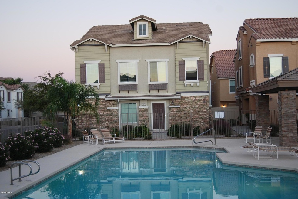 01 Exterior 1 - 947 Aspen
