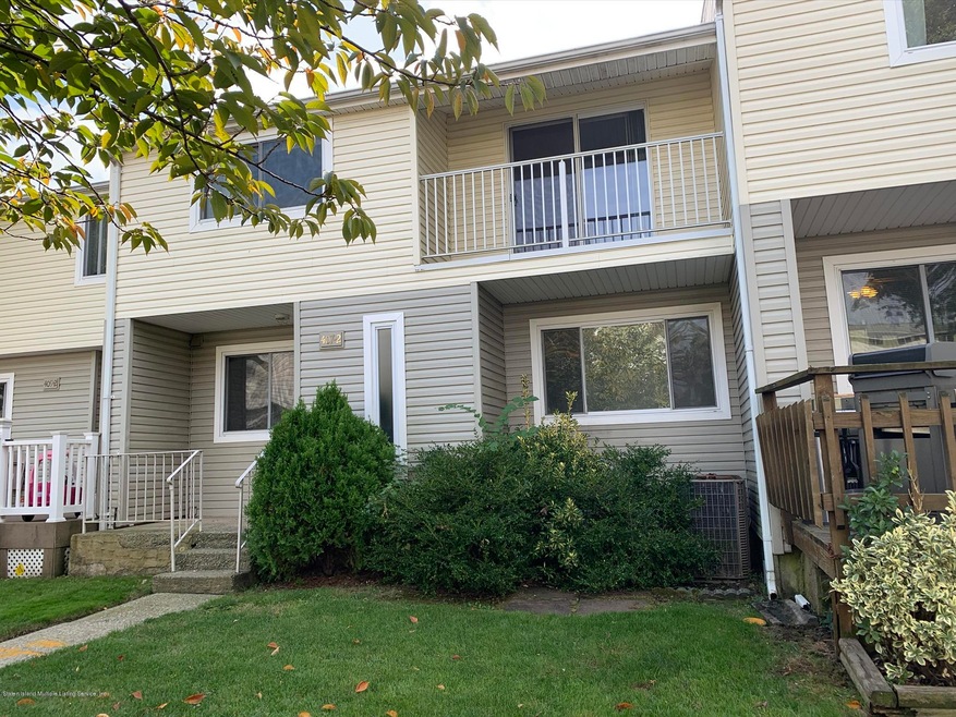 407 Willow Rd E unit 2, Staten Island, NY 10314 - photo 1