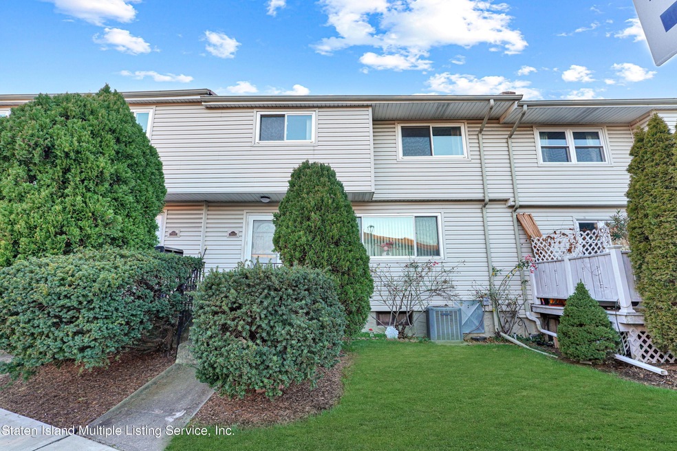 527 willow front