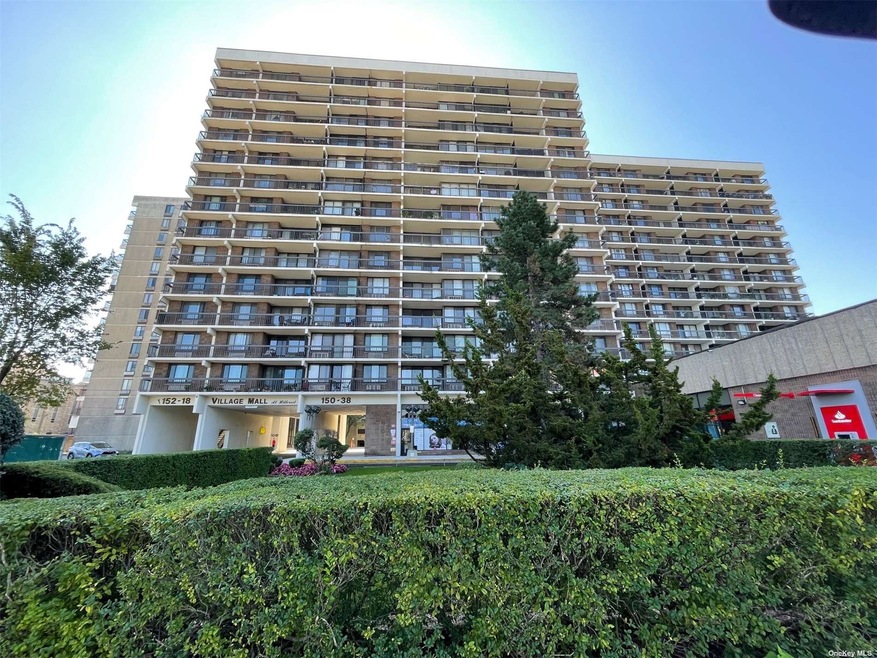 Village Mall at Hillcrest unit 8L, Flushing, NY 11367 - photo 1