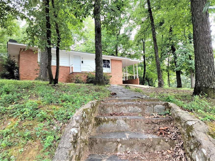 Welcome to 202 Forest Hills Dr