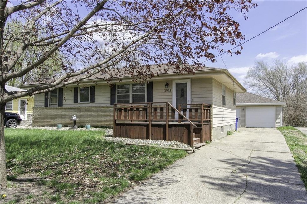 3923 E 28th St, Des Moines, IA 50317 - photo 1