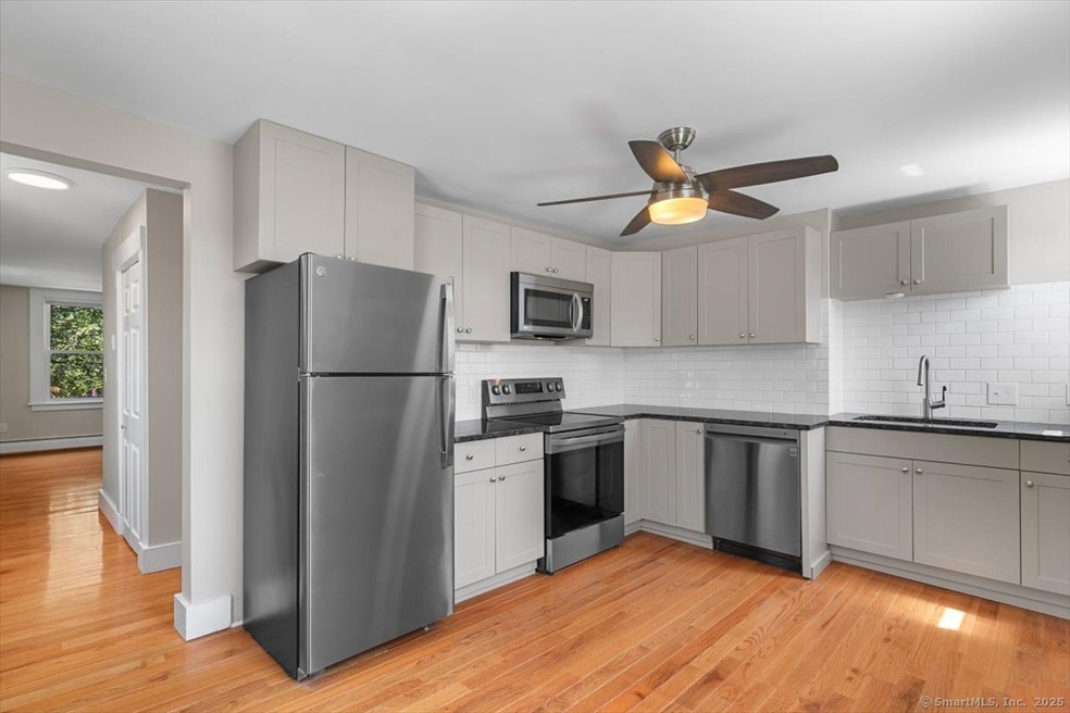 502 Chapel St unit 4, New Haven, CT 06511 - photo 1