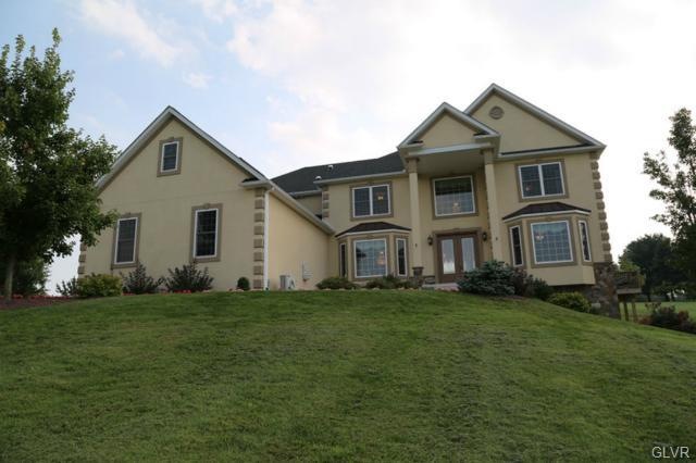 1952 Applewood Dr, Orefield, PA 18069 - photo 1