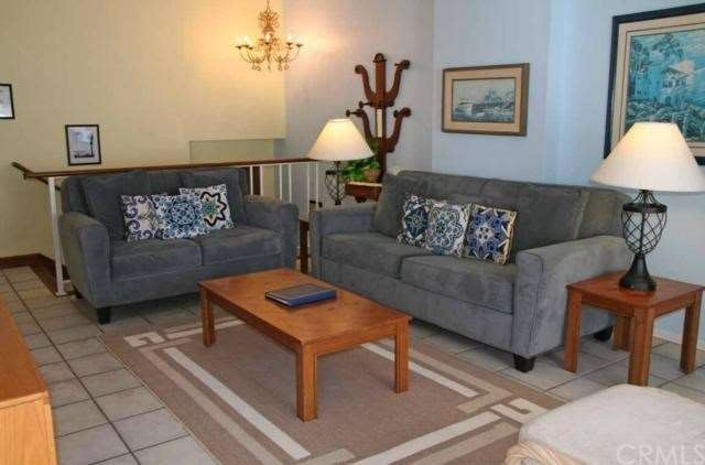 Spacious living room