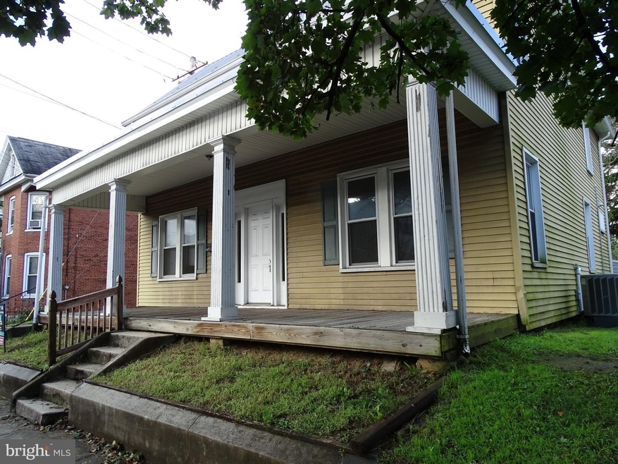 547 Second St unit 1, Chambersburg, PA 17201 - photo 1