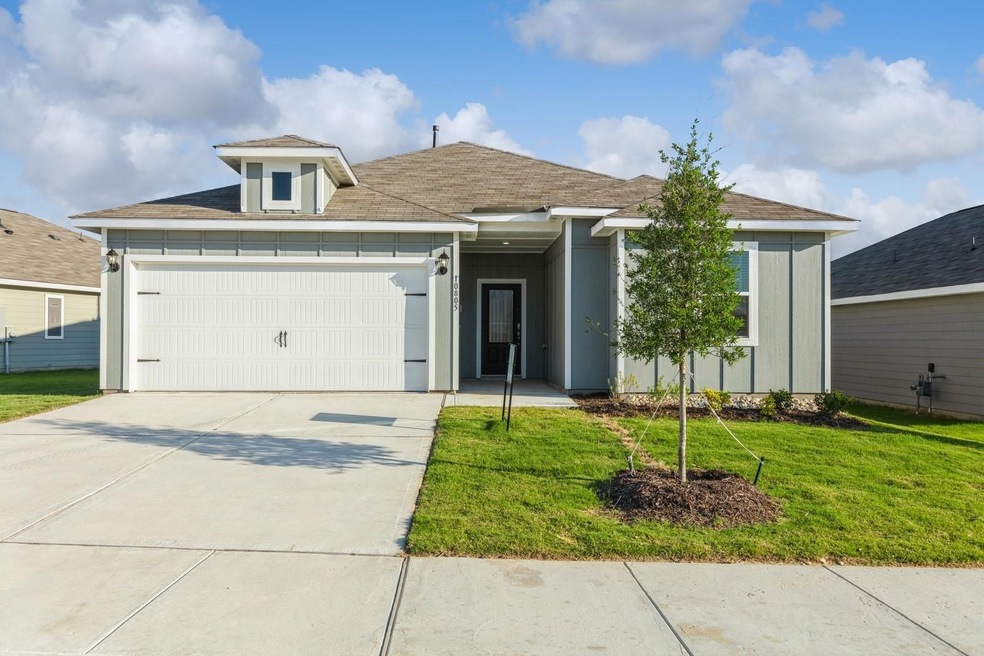 10805 Copper Hills Ln, Fort Worth, TX 76108 - photo 1