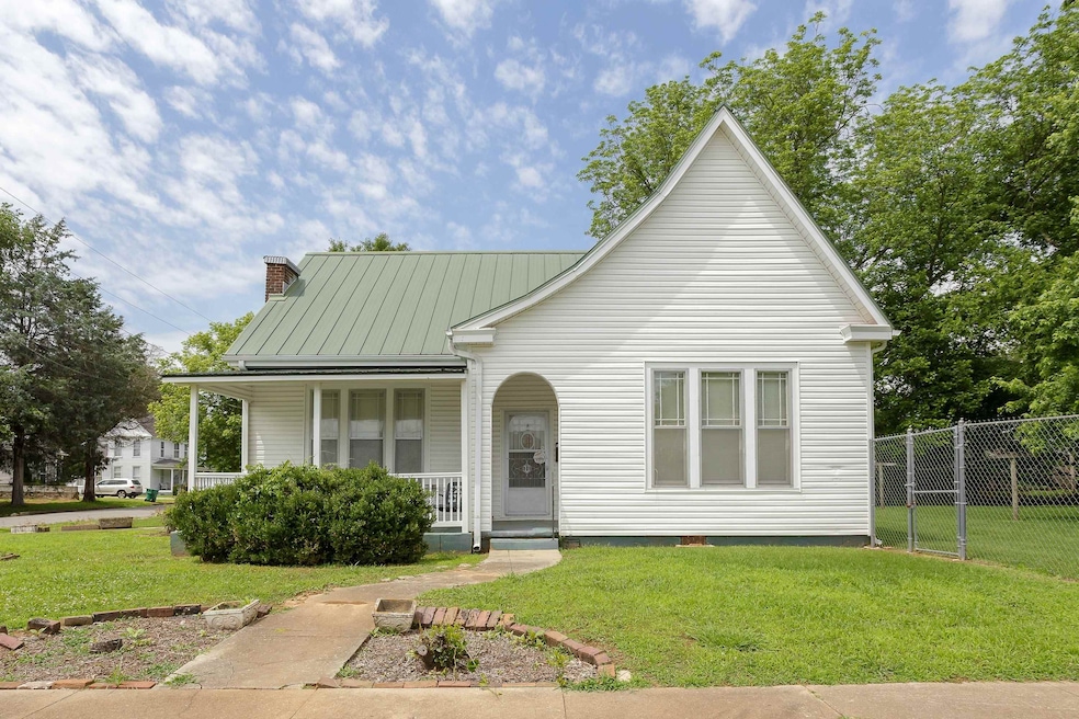 308 Third St. Tuscumbia