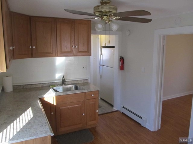 15 Whitehaven Place, Bloomingdale, NJ 07403 - photo 1