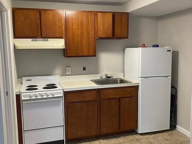 65 Bacon St unit 1, Waltham, MA 02451 - photo 1