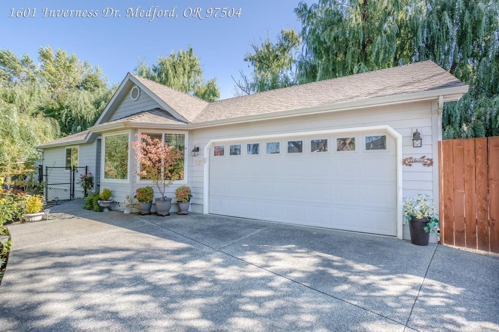 1601 Inverness Dr, Medford, OR 97504 - photo 1