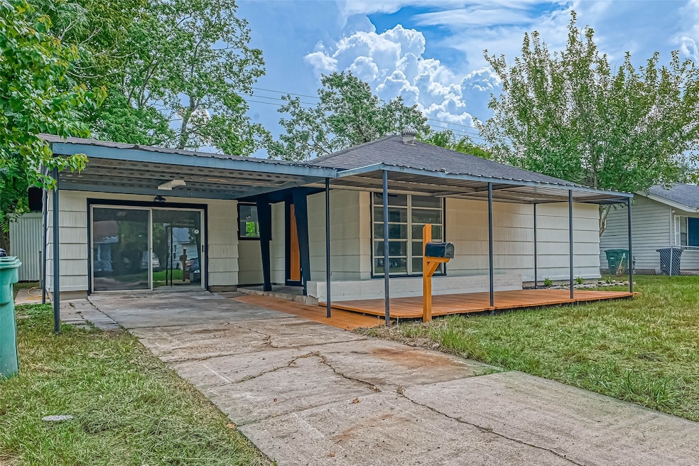 9906 Carmalee St, Houston, TX 77075 - photo 1