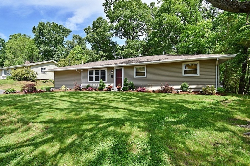 8 Wickford Rd, Framingham, MA 01701 - photo 1