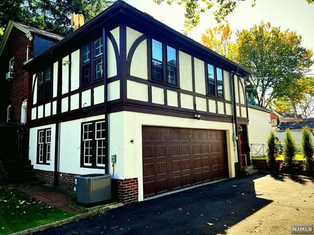 222-228 Ballantine Pkwy unit Carriage Apt, Newark, NJ 07104 - photo 1