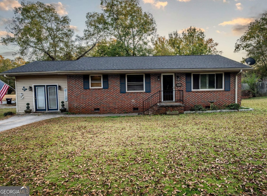 415 Taylor St, Barnesville, GA 30204 - photo 1