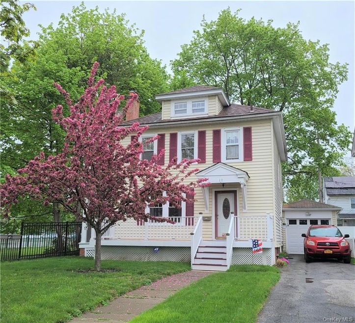 South side Colonial, 3 BR, 1/1 bath