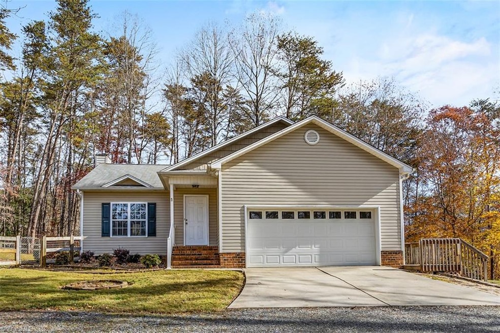 1405 Pratt Rd, Pinnacle, NC 27043 - photo 1