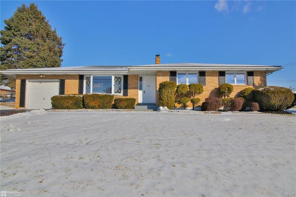 935 Kossuth St, Freemansburg, PA 18017 - photo 1