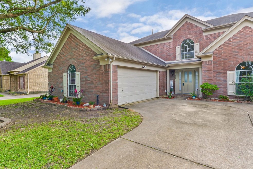 4004 Ivywood Dr, Pearland, TX 77584 - photo 1