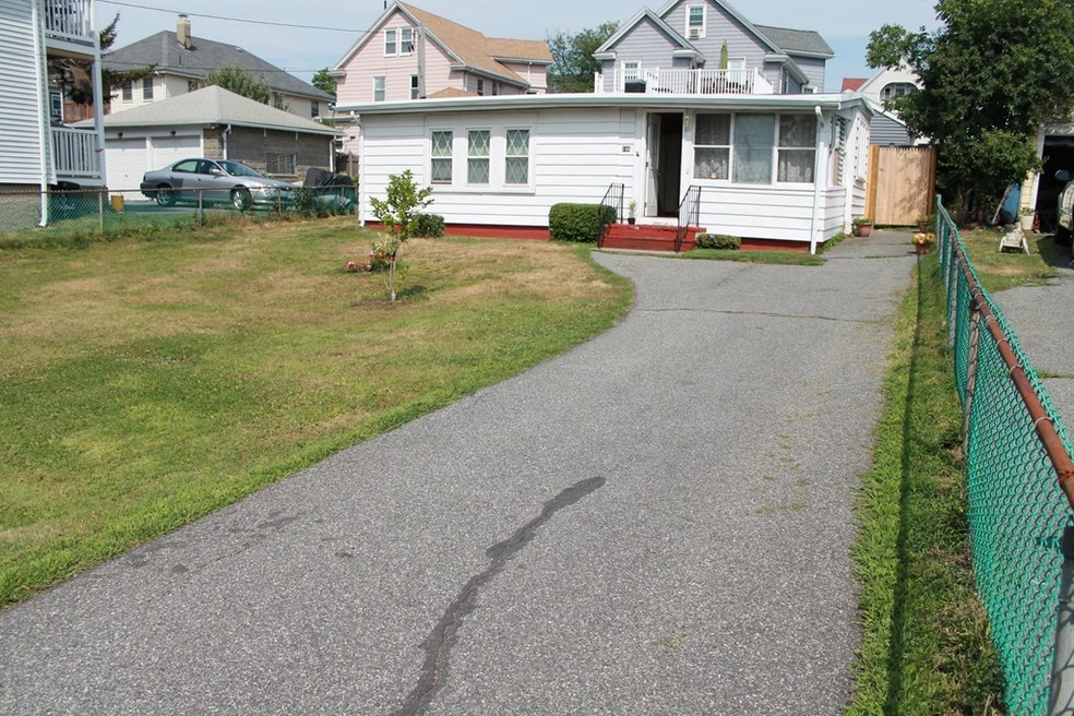 166 Vassall St, Quincy, MA 02170 - photo 1