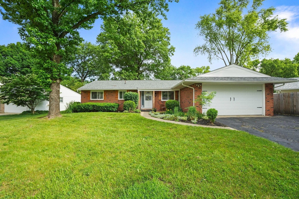 176 Lansdowne Ave