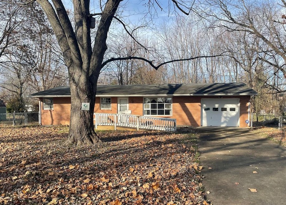 1820 Laurel Dr, Columbus, IN 47203 - photo 1