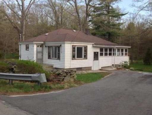 154 Charlton St, Oxford, MA 01540 - photo 1