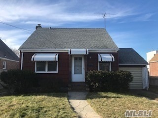 42 Claflin Blvd, Franklin Square, NY 11010 - photo 1