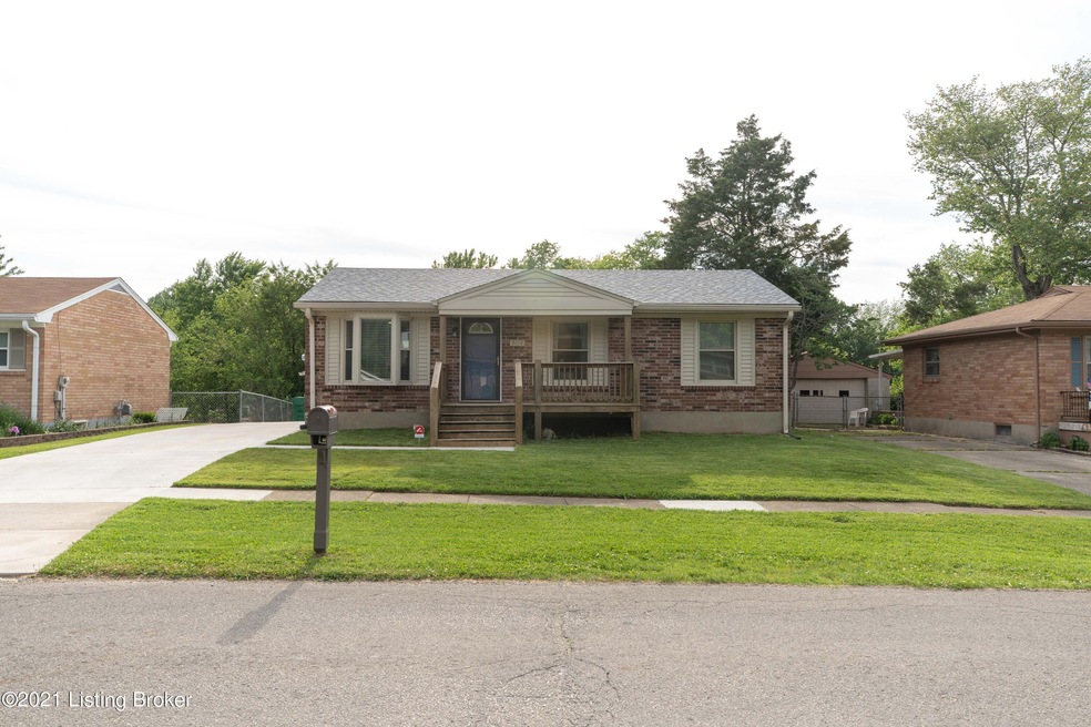 9214 Lantana Dr, Louisville, KY 40229 - photo 1