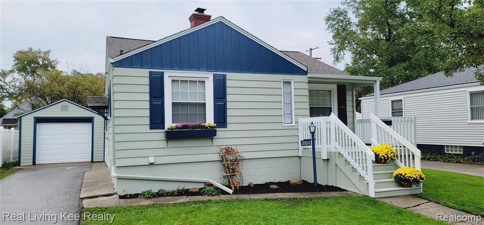 2926 11th Ave, Port Huron, MI 48060 - photo 1