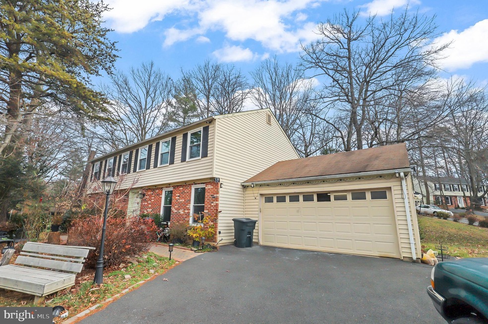 2281 Dosinia Ct, Reston, VA 20191 - photo 1