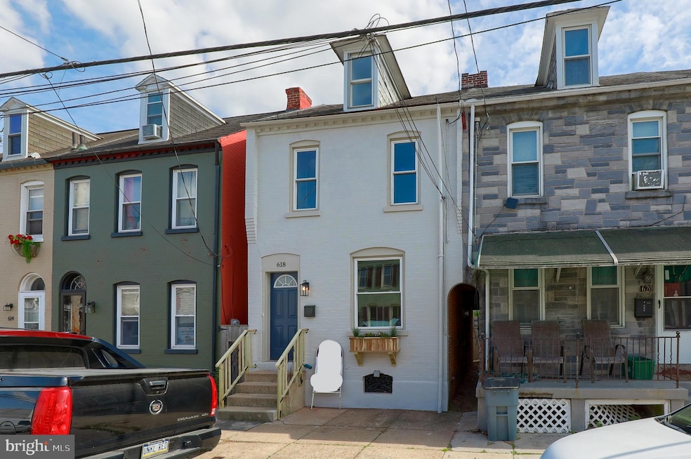618 1st St, Lancaster, PA 17603 - photo 1