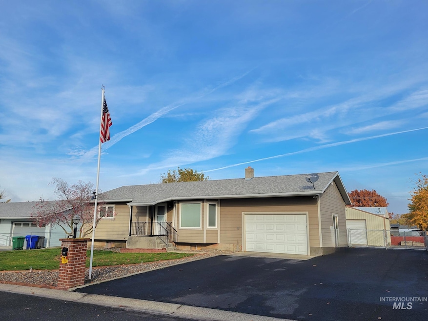 1815 Powers Dr, Lewiston, ID 83501 - photo 1