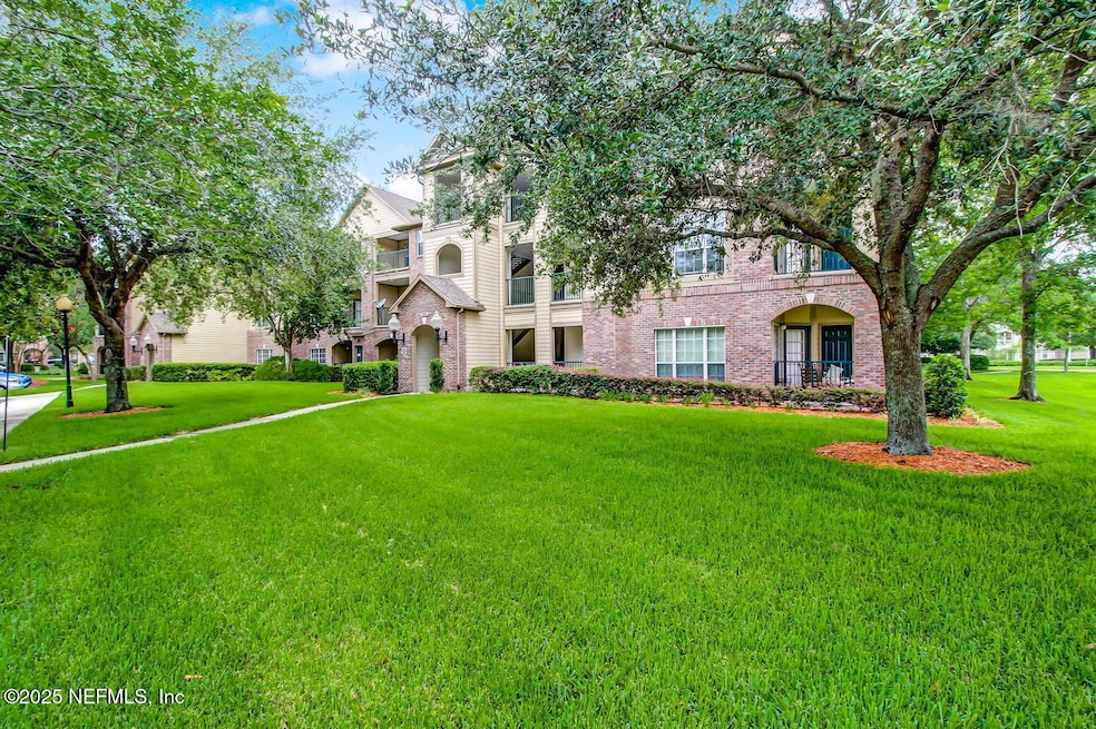 7800 Point Meadows Dr unit 1034, Jacksonville, FL 32256 - photo 1