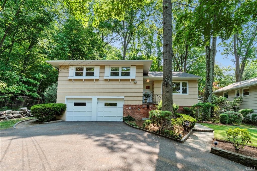 15 Kaateskill Place, Scarsdale, NY 10583 - photo 1